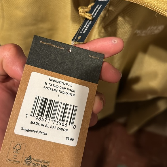 Brand New North Face quarter zip-up. Perfect for the cold weather! - Picture 11 of 11